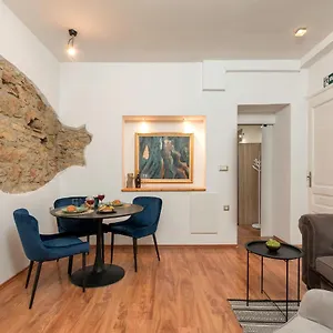 https://heisenberg-city-residence.in-istria.net