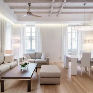 https://heart-soul-luxury-loft-in-como-by-house-of-travelers.it-lombardy.com